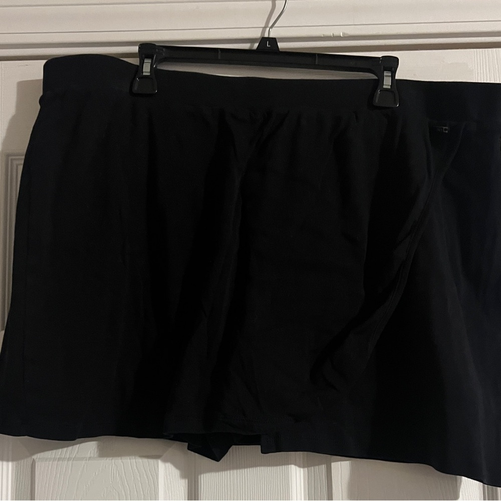 Jones New York Black Skort